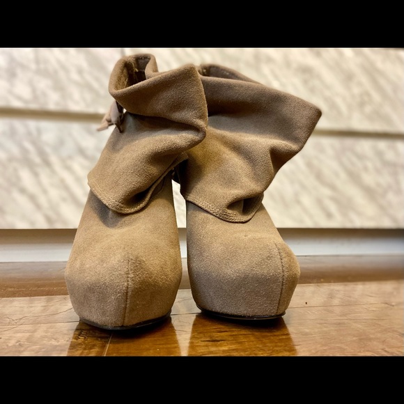 Aldo Suede Ankle Boots - Nude/Beige - Size 7 - Picture 10 of 14